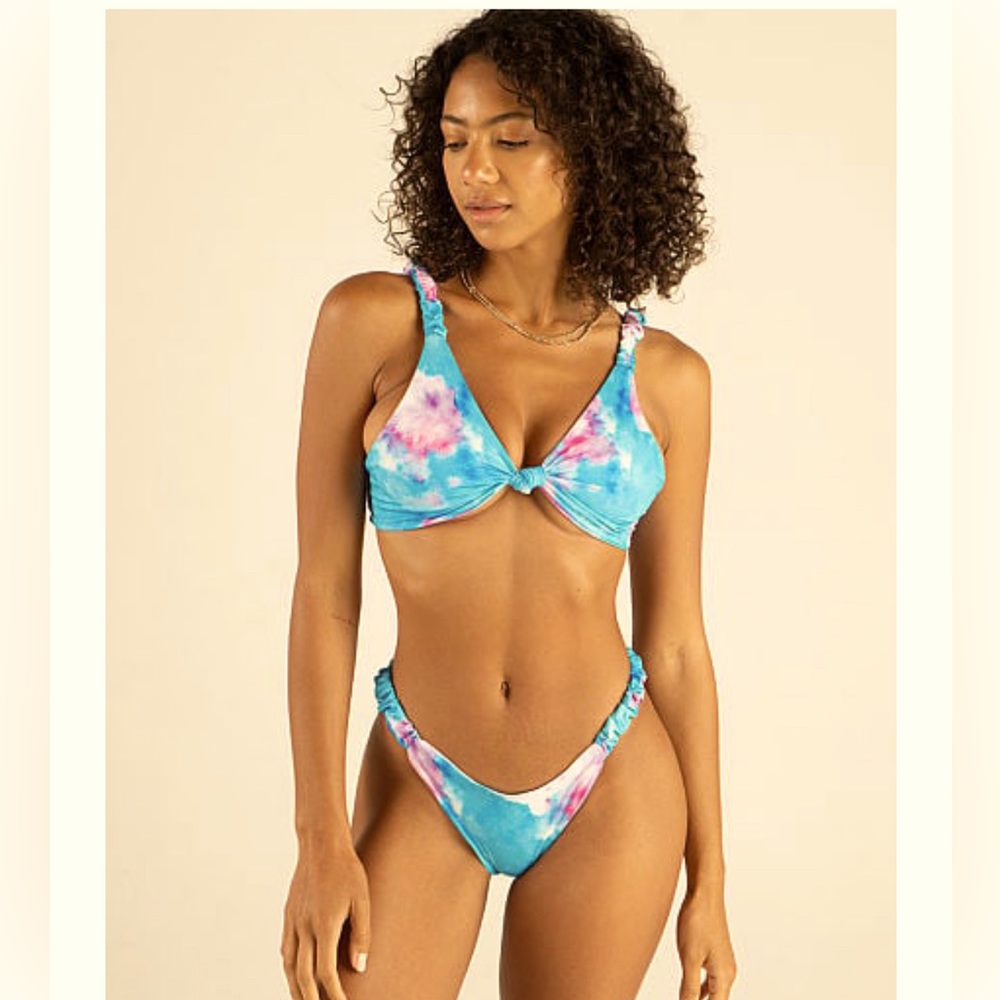 VS Arya swim bottom new